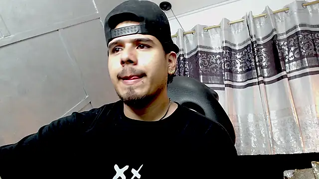 Snapshot of thiago_bos chatting on 09.13.25 thiago bos online show from 09.13.25