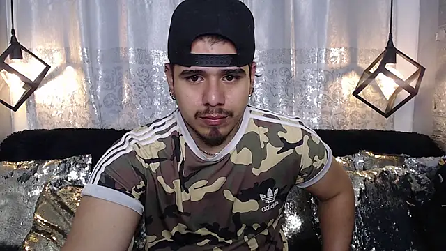 Snapshot of thiago_bos chatting on 09.15.25 thiago bos online show from 09.15.25