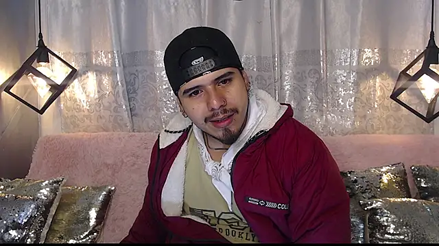 Snapshot of thiago_bos chatting on 09.19.25 thiago bos online show from 09.19.25