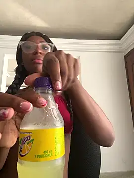 Snapshot of MarianRosse chatting on 01.18.26 MarianRosse online show from 01.18.26