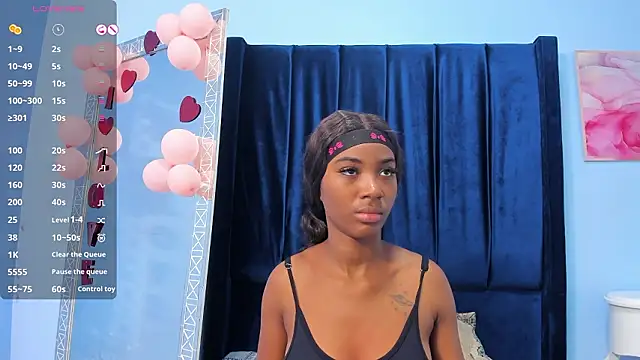 Snapshot of MarianRosse chatting on 02.26.26 MarianRosse online show from 02.26.26