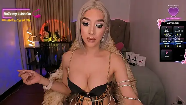 Snapshot of Dream_Goddess chatting on 12.13.24 Dream Goddess online show from 12.13.24