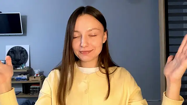 Snapshot of SoulHiperAgne_ chatting on 11.09.25 SoulHiperAgne online show from 11.09.25