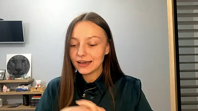 Snapshot of SoulHiperAgne_ chatting on 11.16.25 SoulHiperAgne online show from 11.16.25