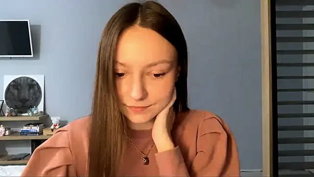 Snapshot of SoulHiperAgne_ chatting on 11.30.25 SoulHiperAgne online show from 11.30.25