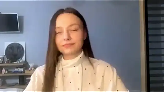 Snapshot of SoulHiperAgne_ chatting on 12.04.25 SoulHiperAgne online show from 12.04.25