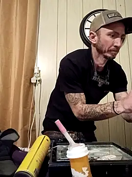 Snapshot of Mrluckstick chatting on 01.06.26 Mrluckstick online show from 01.06.26