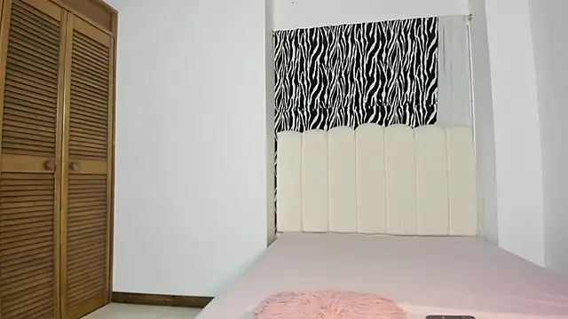 Snapshot of cataleya_villalobos chatting on 10.12.25 cataleya villalobos online show from 10.12.25