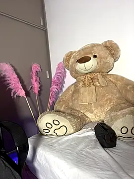 Snapshot of Charlottediolet chatting on 09.18.25 Charlottediolet online show from 09.18.25