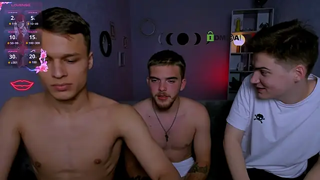 Snapshot of danny_cool chatting on 09.27.25 danny cool online show from 09.27.25