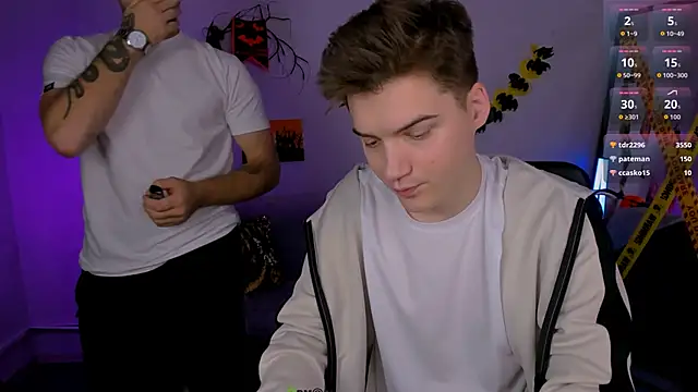 Snapshot of danny_cool chatting on 10.21.25 danny cool online show from 10.21.25