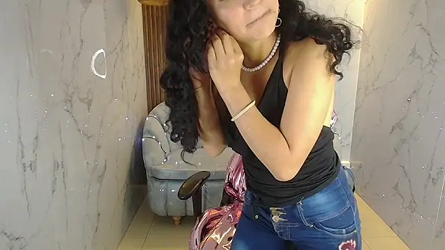 bella vibess s online show from 12.17.25