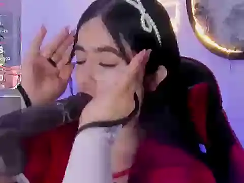 Snapshot of lana_grenville chatting on 10.08.25 lana grenville online show from 10.08.25