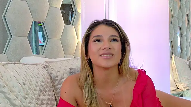 NicoleArmani online show from 02.15.26