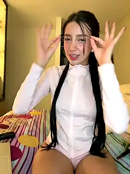 Snapshot of Min_junn chatting on 09.24.25 Min junn online show from 09.24.25