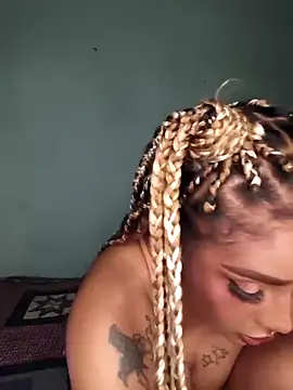 Queen Amara online show from 10.05.25