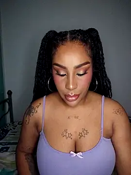 Queen Amara online show from 05.06.26
