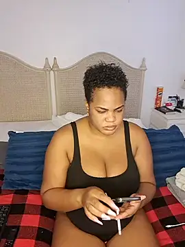 Snapshot of Kream_Cherry chatting on 09.17.25 Kream Cherry online show from 09.17.25