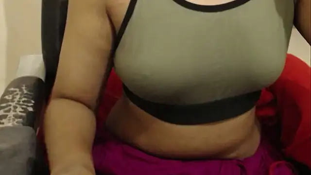 Snapshot of erotic_indiancam chatting on 10.09.25 erotic indiancam online show from 10.09.25