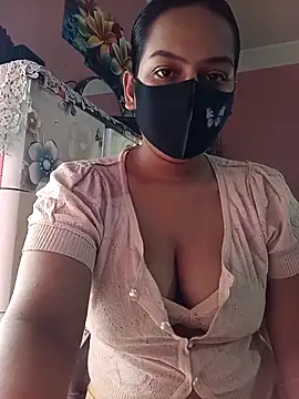 Snapshot of Samiya3344 chatting on 10.02.25 Samiya3344 online show from 10.02.25