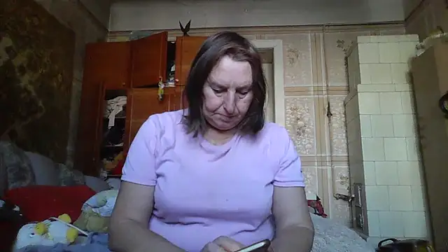 AnnaLive570 online show from 10.31.25