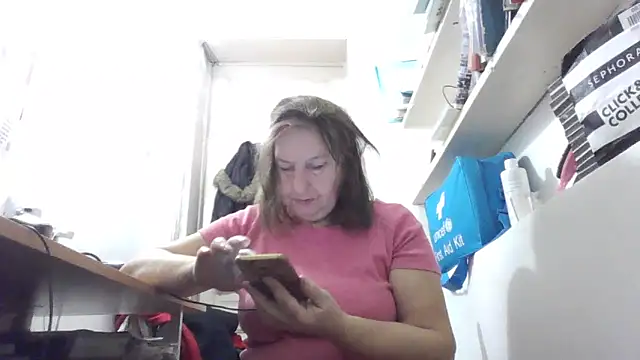 AnnaLive570 online show from 12.19.25