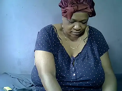 BUSTY QUEEEN online show from 11.16.25