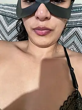 Snapshot of Indy_black_cat chatting on 04.14.26 Indy black cat online show from 04.14.26