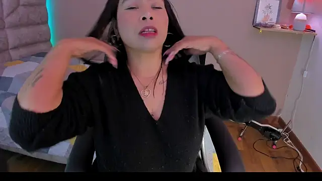 roselyn caprice online show from 10.18.25