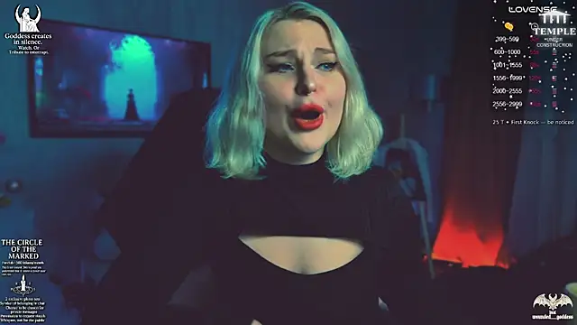 Snapshot of Wounded_Goddess_ chatting on 12.19.25 Wounded Goddess online show from 12.19.25