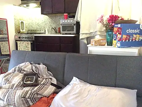 littyleesh1 online show from 02.28.26