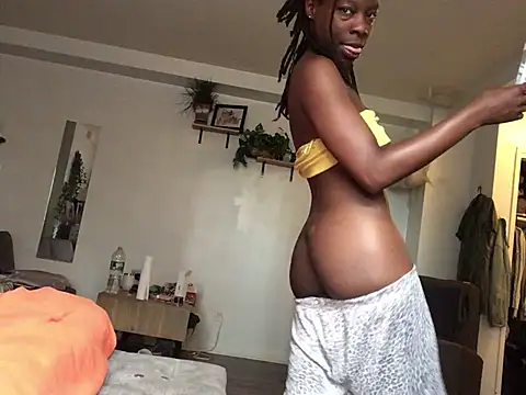 littyleesh1 online show from 07.30.26