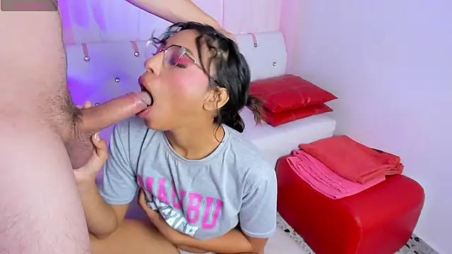 Snapshot of HOT_LATINO13 chatting on 10.13.25 HOT LATINO13 online show from 10.13.25