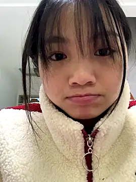 Emlyly-18 online show from 12.04.25