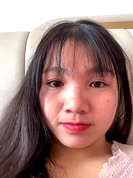 Emlyly-18 online show from 12.14.25