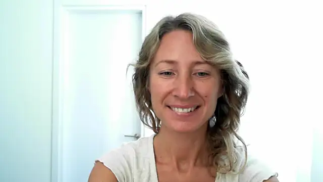 Snapshot of Paevoa chatting on 11.17.25 Paevoa online show from 11.17.25