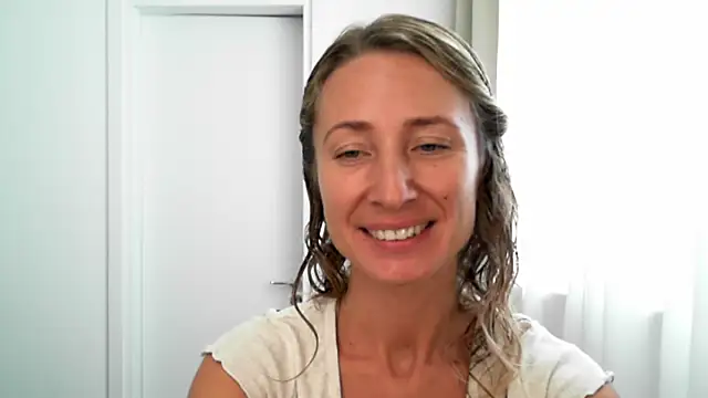 Snapshot of Paevoa chatting on 11.20.25 Paevoa online show from 11.20.25