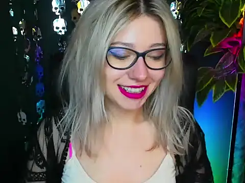 Snapshot of loveHeidi chatting on 10.15.25 loveHeidi online show from 10.15.25