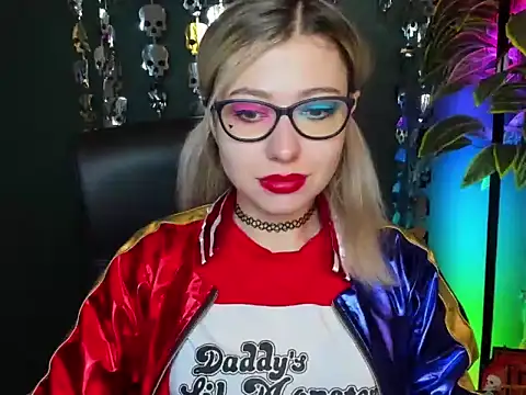 Snapshot of loveHeidi chatting on 10.31.25 loveHeidi online show from 10.31.25