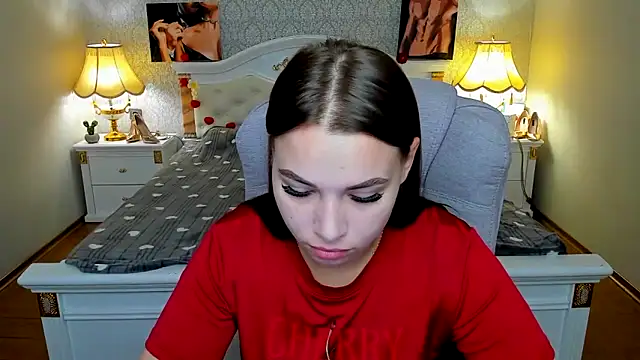 Snapshot of OmniaSher chatting on 09.13.25 OmniaSher online show from 09.13.25