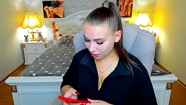 Snapshot of OmniaSher chatting on 09.17.25 OmniaSher online show from 09.17.25