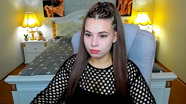 Snapshot of OmniaSher chatting on 09.24.25 OmniaSher online show from 09.24.25