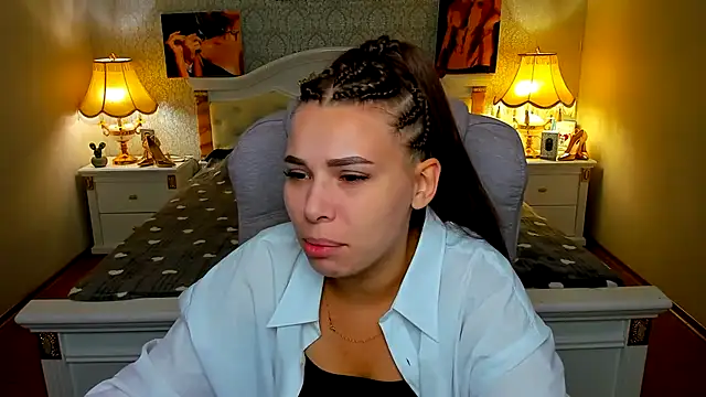 Snapshot of OmniaSher chatting on 09.25.25 OmniaSher online show from 09.25.25