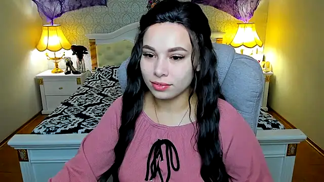 Snapshot of OmniaSher chatting on 10.26.25 OmniaSher online show from 10.26.25