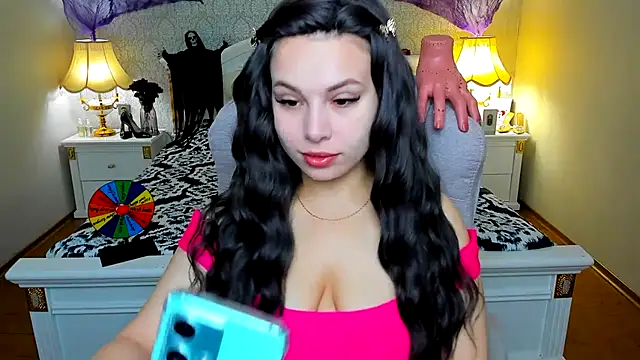 Snapshot of OmniaSher chatting on 11.11.25 OmniaSher online show from 11.11.25