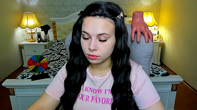 Snapshot of OmniaSher chatting on 11.12.25 OmniaSher online show from 11.12.25