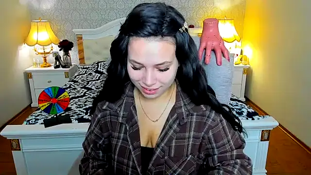 Snapshot of OmniaSher chatting on 11.23.25 OmniaSher online show from 11.23.25