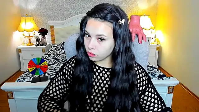 Snapshot of OmniaSher chatting on 11.24.25 OmniaSher online show from 11.24.25