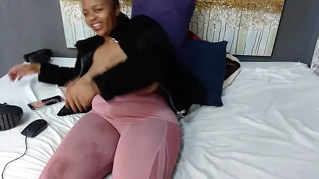 PrettyLisa28 online show from 09.16.25