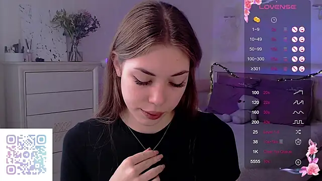 Snapshot of Leila_Vanilla chatting on 11.30.25 Leila Vanilla online show from 11.30.25